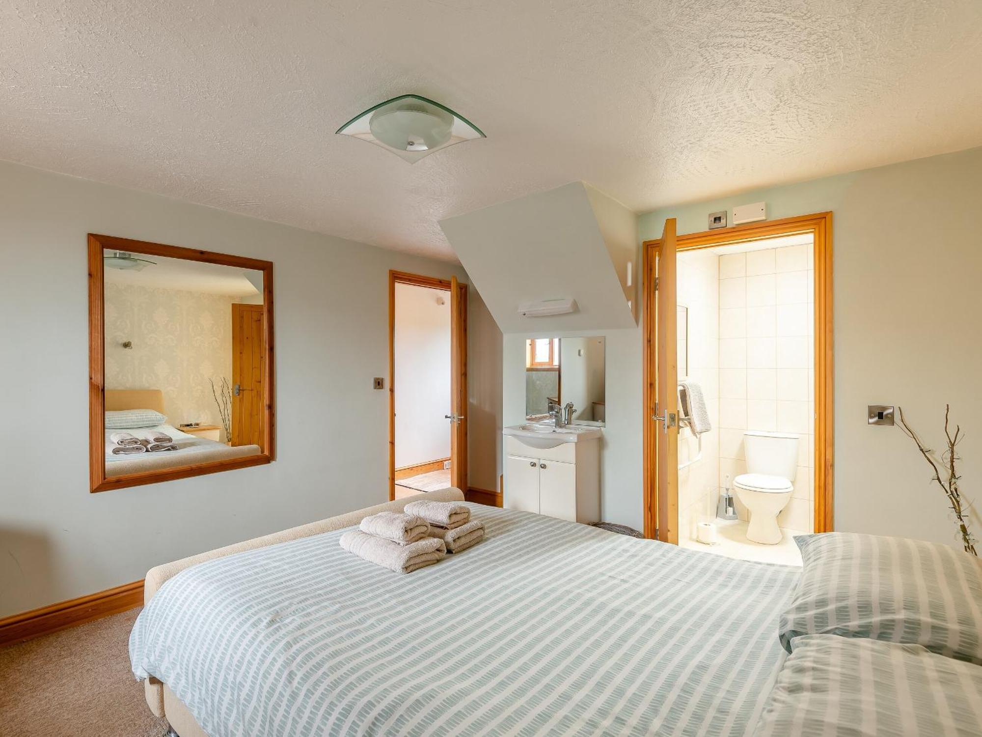Robins Nest - Uk36208 Villa Llanfihangel-y-Creuddyn Екстериор снимка